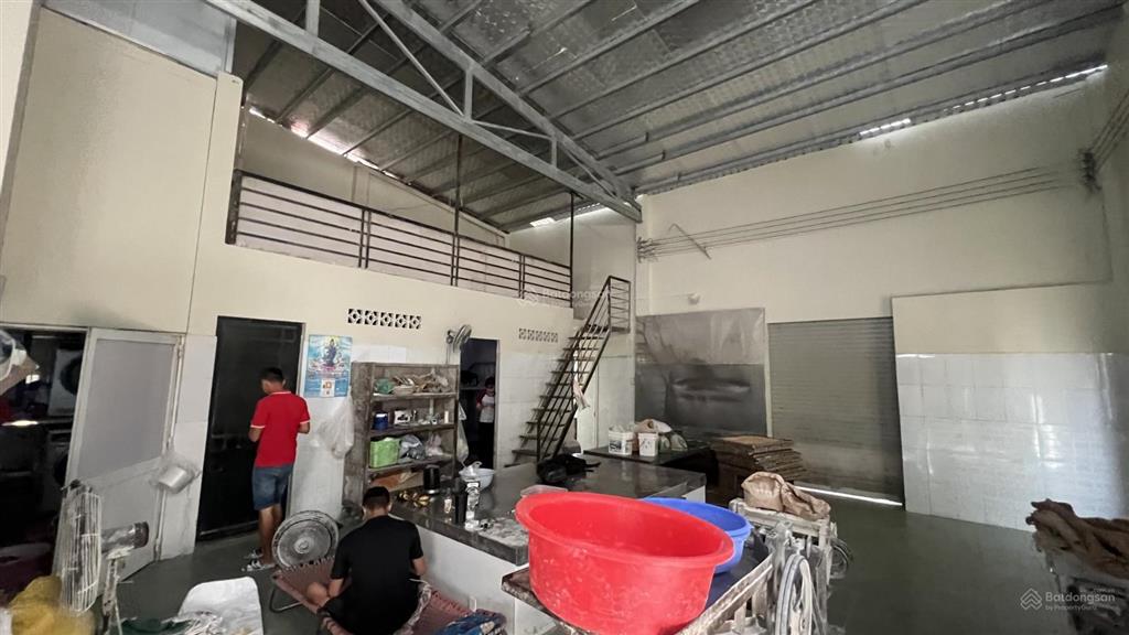 Xưởng tây lân 350m2 12x30 có 5pn điện ti200a có máy lạnh, máy phát điện sẵn vp thích hợp may mặc