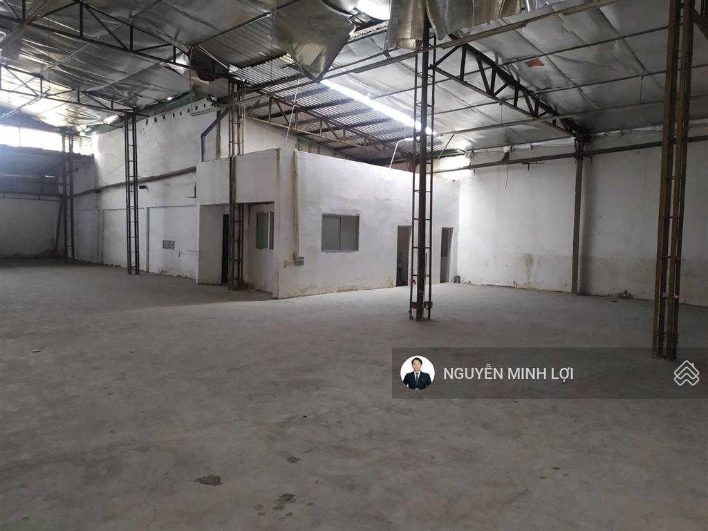 Xưởng 430m2 kinh dương vương sát bến xe miền tây giá 37 triệu/ tháng