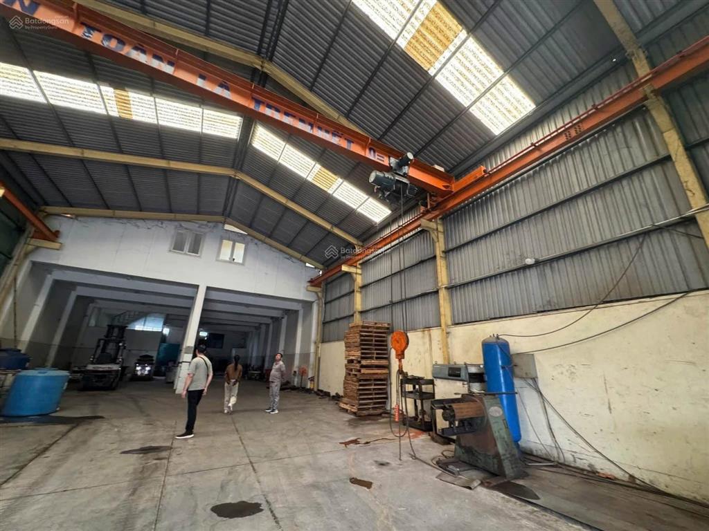 Xưởng võ văn vân dt 12x50m đúc 2 lầu. dtsd 900m2 điện 3p công 40f