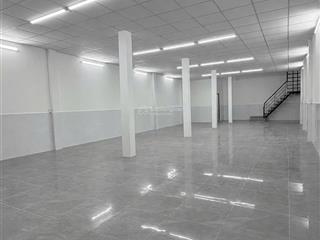 Kho mới 8x20m, 1 lầu, suốt tên lửa, bến xe miền tây, đẹp, điện 3p, tải 5 tấn