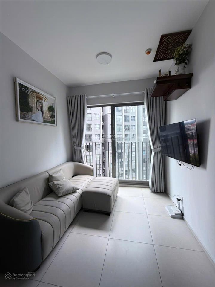 Bán căn hộ west gate 2 phòng ngủ  view nội khu, tầng đẹp  giá 2tỷ750 tặng nội thất