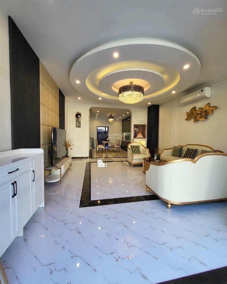 Cho thuê nhà 100m2, giá 6 triệu/th 3 tầng 3pn, 4wc đối diện kcn chơn thành  gọi 0906 443 *** đi xem