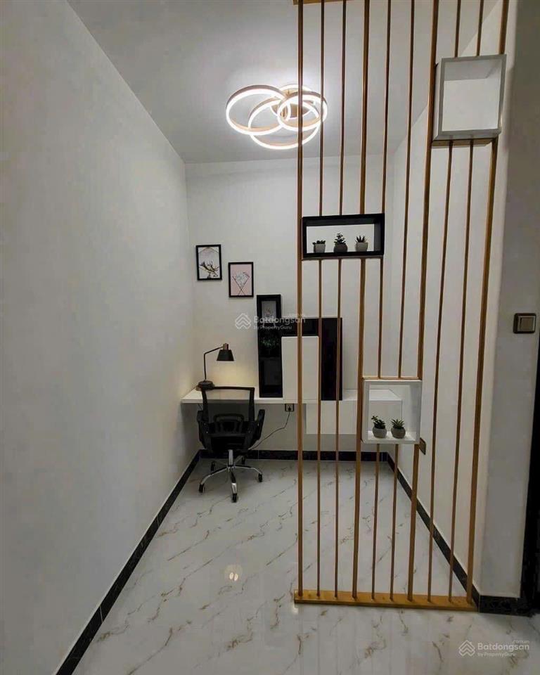 Cho thuê nhà 100m2, giá 6 triệu/th 3 tầng 3pn, 4wc đối diện kcn chơn thành  gọi 0906 443 *** đi xem