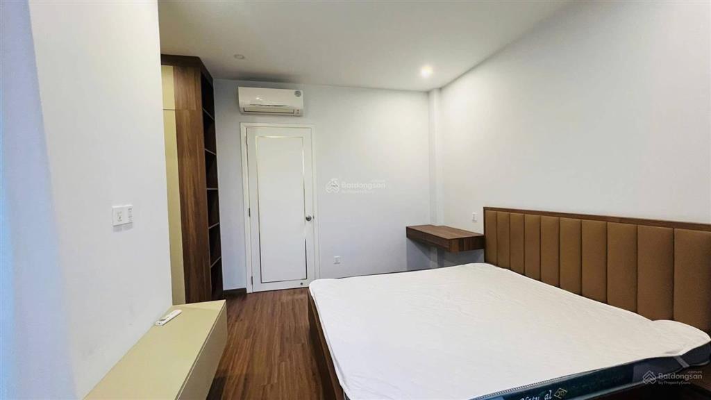 Nhà cho thuê 3 tầng, 100m, 3pn, 4wc, gần chợ (300m). giá 7 triệu/tháng. gọi 0906 443 ***
