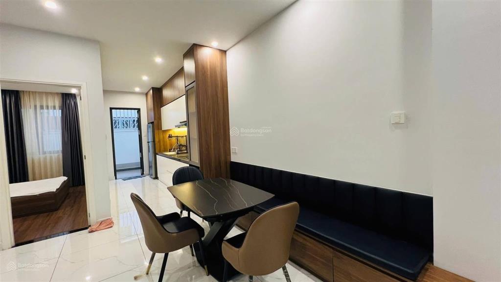 Nhà cho thuê 3 tầng, 100m, 3pn, 4wc, gần chợ (300m). giá 7 triệu/tháng. gọi 0906 443 ***