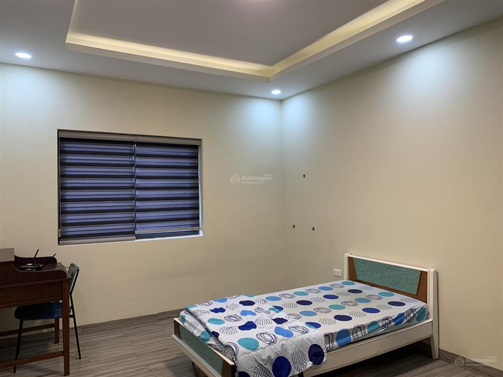 Cho thuê nhà nguyên căn 8 triệu/tháng 3 tầng 3 phòng ngủ 4wc  gọi 0906 443 *** đi xem