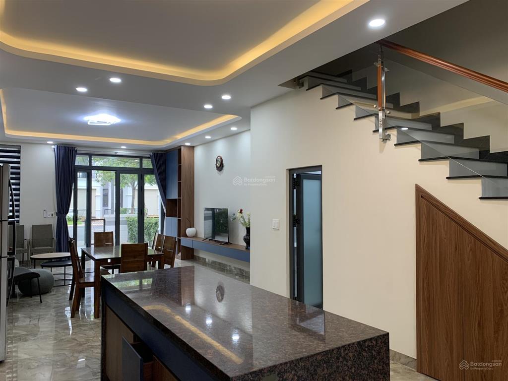 Cho thuê nhà nguyên căn 8 triệu/tháng 3 tầng 3 phòng ngủ 4wc  gọi 0906 443 *** đi xem