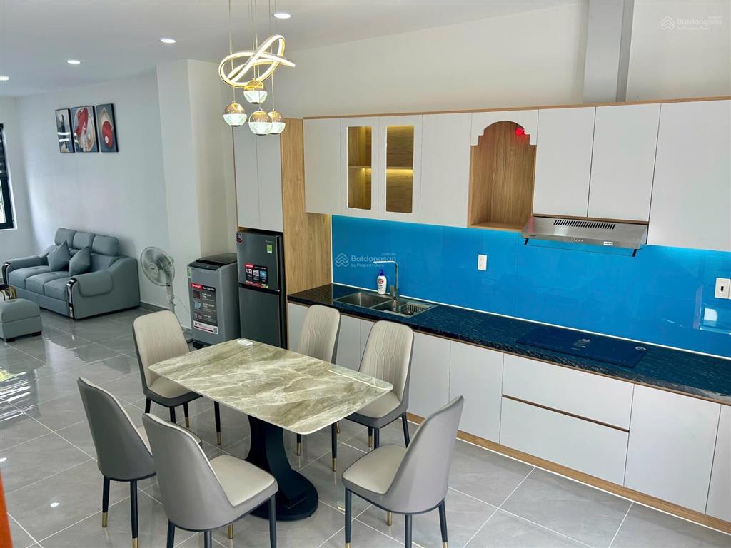 Cho thuê nhà mặt phố 3 tầng 3 phòng ngủ giá 6 triệu/tháng  gọi 0906 443 ***