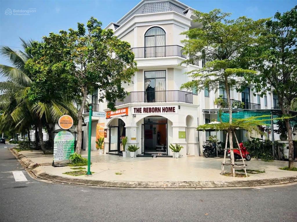 Cho thuê nhà mặt phố 3 tầng 3 phòng ngủ giá 6 triệu/tháng  gọi 0906 443 ***
