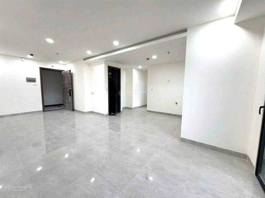 Căn hộ 3pn  mới 100%  diện tích lớn, view sông, view đại đô thị sungroup  giá tốt 3tỷ950 triệu