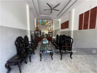 Cho thuê nhà nguyên căn 3 tầng gồm 4 pn và 3wc  đối diện trường tiểu học vĩnh hòa 1