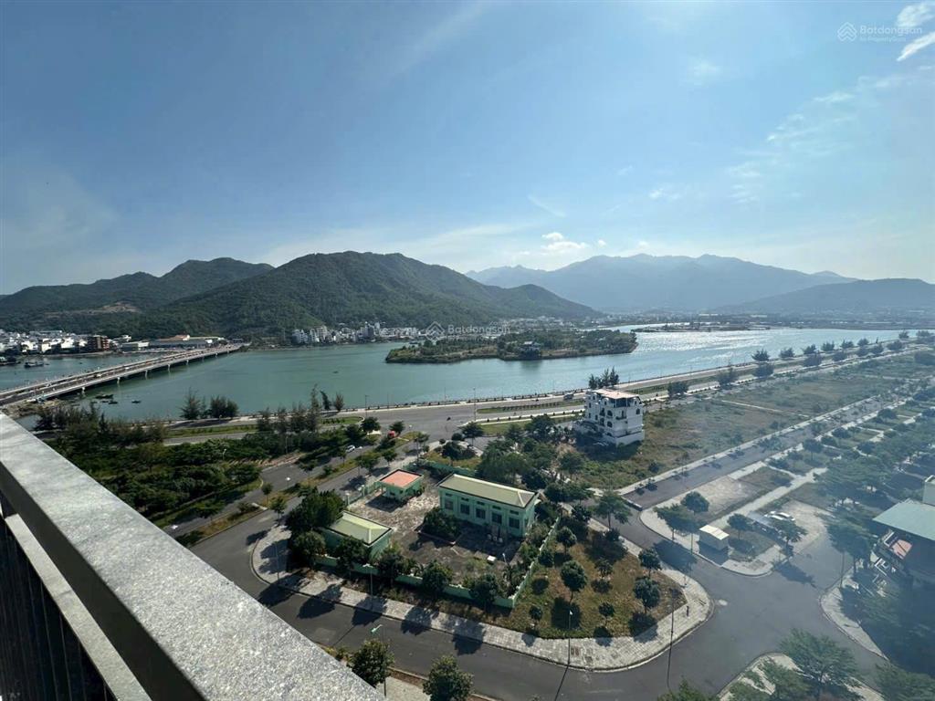 Căn hộ 63m2  2pn góc view sông, view pháo hoa sun group  chủ bán nhanh chỉ 3.1 tỷ