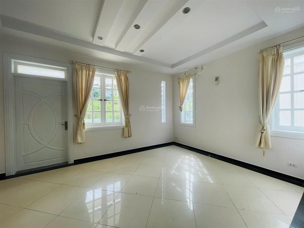 Cho thuê biệt thự 3 tầng view trực diện biển nha trang. 25 triệu/tháng