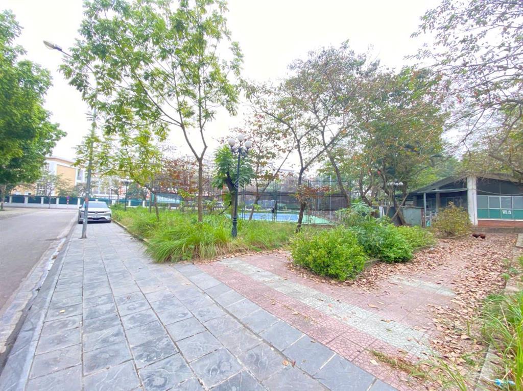 Bán shophouse tầng 1 rất đẹp đô thị mới việt hưng, 76m2, căn góc, vỉa hè rộng