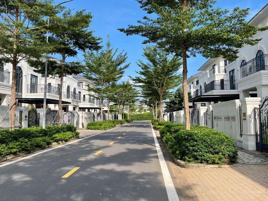 Chính chủ bán song lập swanbay ( kế góc) 12,1tỷ  160m2. vị trí đẹp kế góc pk 4.2  0939 792 ***