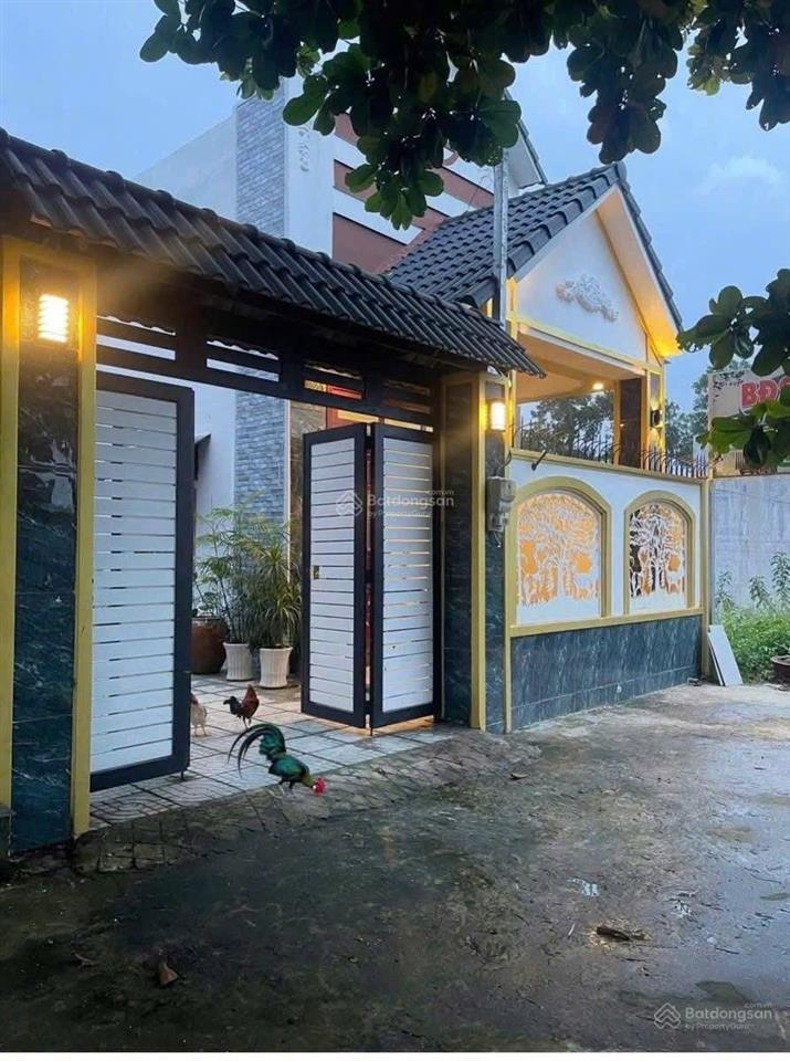 Bán căn nhà có sân vườn rộng gần ngã 4 nguyễn khuyến  trung tâm p. trảng dài  đồng nai