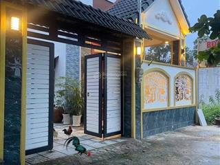 Bán căn nhà có sân vườn rộng gần ngã 4 nguyễn khuyến  trung tâm p. trảng dài  đồng nai