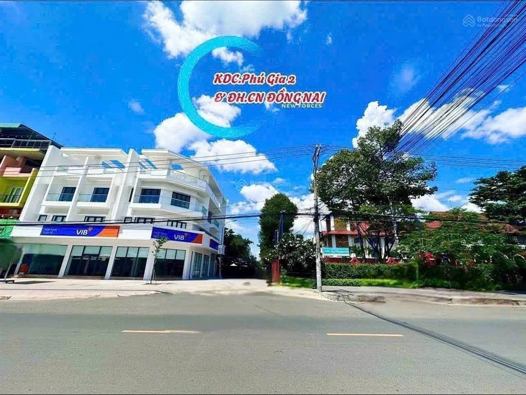 Bán căn nhà có sân vườn rộng gần ngã 4 nguyễn khuyến  trung tâm p. trảng dài  đồng nai