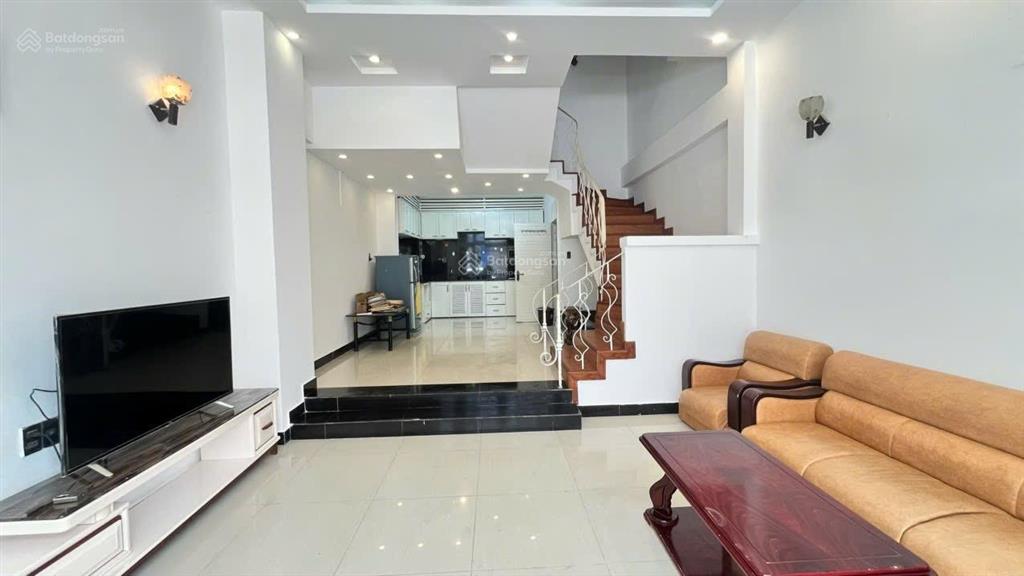 5,5 tỷ hạ giá bán gấp nhà kqh hoàng diệu, trung tâm thành phố