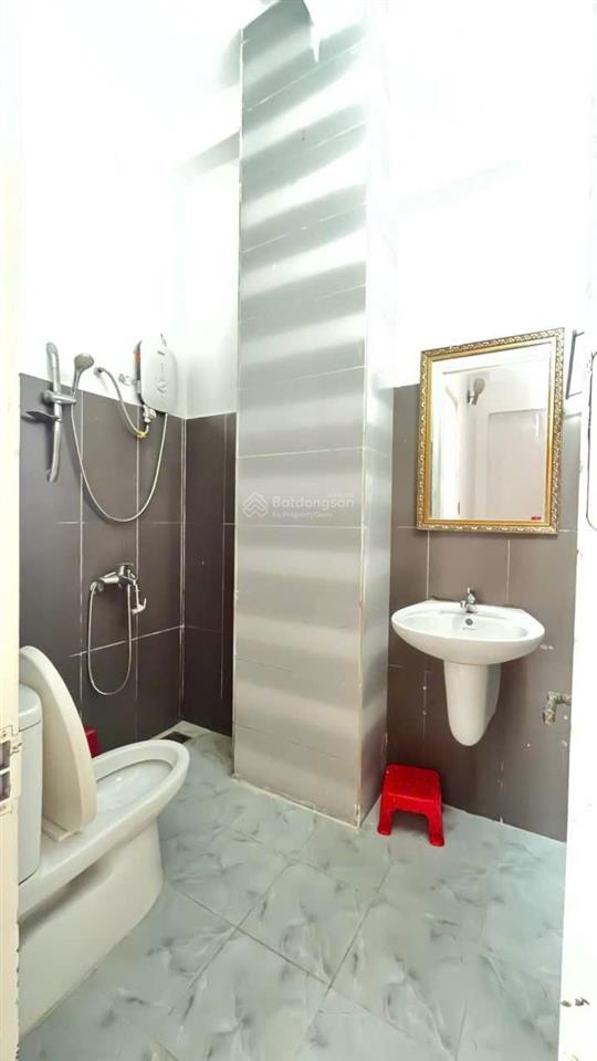 5,5 tỷ hạ giá bán gấp nhà kqh hoàng diệu, trung tâm thành phố