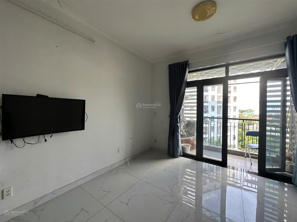 Chính chủ bán căn hộ 8x plus đường trường chinh quận 12 (cũ) 64m2, 2 phòng ngủ có sổ hồng giá tốt