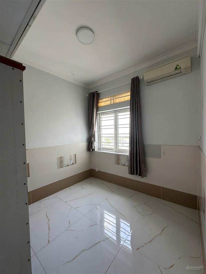 Chung cư 312 lạc long quân cần bán căn giá 3,45 tỷ, 65m2, 2 phòng ngủ xem nhà trực tiếp