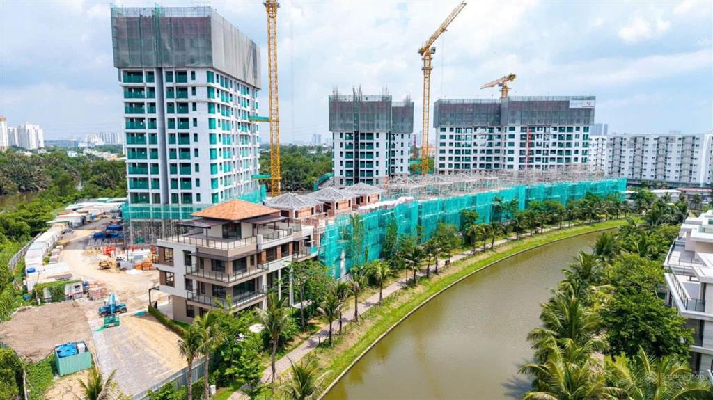 Nhà phố kênh đào trellia cove  mizuki park
