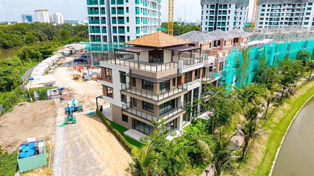 Nhà phố kênh đào trellia cove  mizuki park