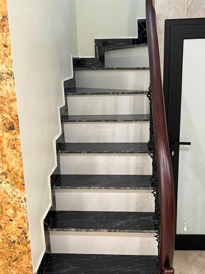 Bán nr đẹp tại ngô gia tự, 24,3 tỷ, 80m2, 4pn, 6 tầng, pháp lý đầy đủ,số nhà 59 ngõ 59