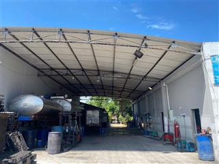Bán kho xưởng mặt tiền đường quốc lộ 22, dt=22x100m=2200m có 300m thổ cư, trên đất có biệt thư