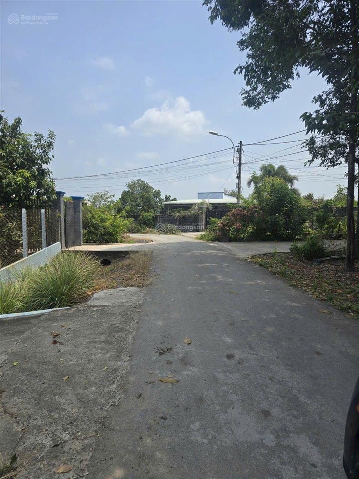 Bán đất xã phước vĩnh an, dt=4000m2 thổ cư 300m2 khu dân cư, gần thị trấn củ chi