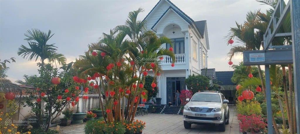 Bán biệt thự đã hoàn công, mặt tiền đường đỗ đăng tuyển, xã an nhơn tây 15x58m=925m2, giá 13,5 tỷ