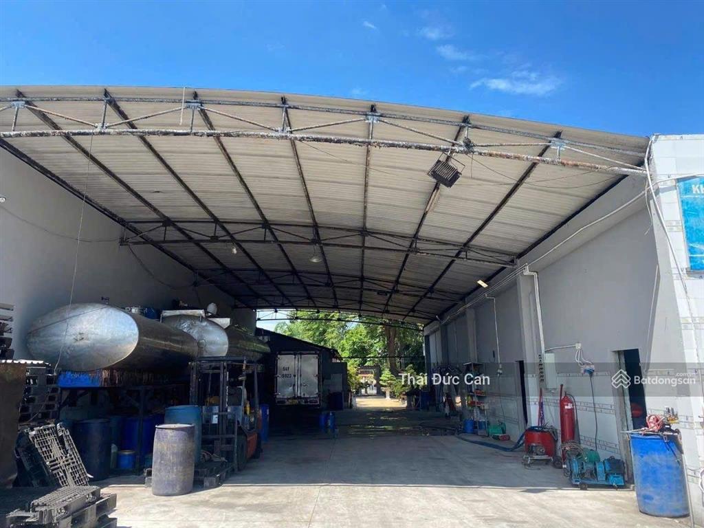 Bán kho xưởng mt quốc lộ 22, xã tân thông hội, dt=22x100m=2200m có 300m thổ cư, giá chỉ 25 tỷ