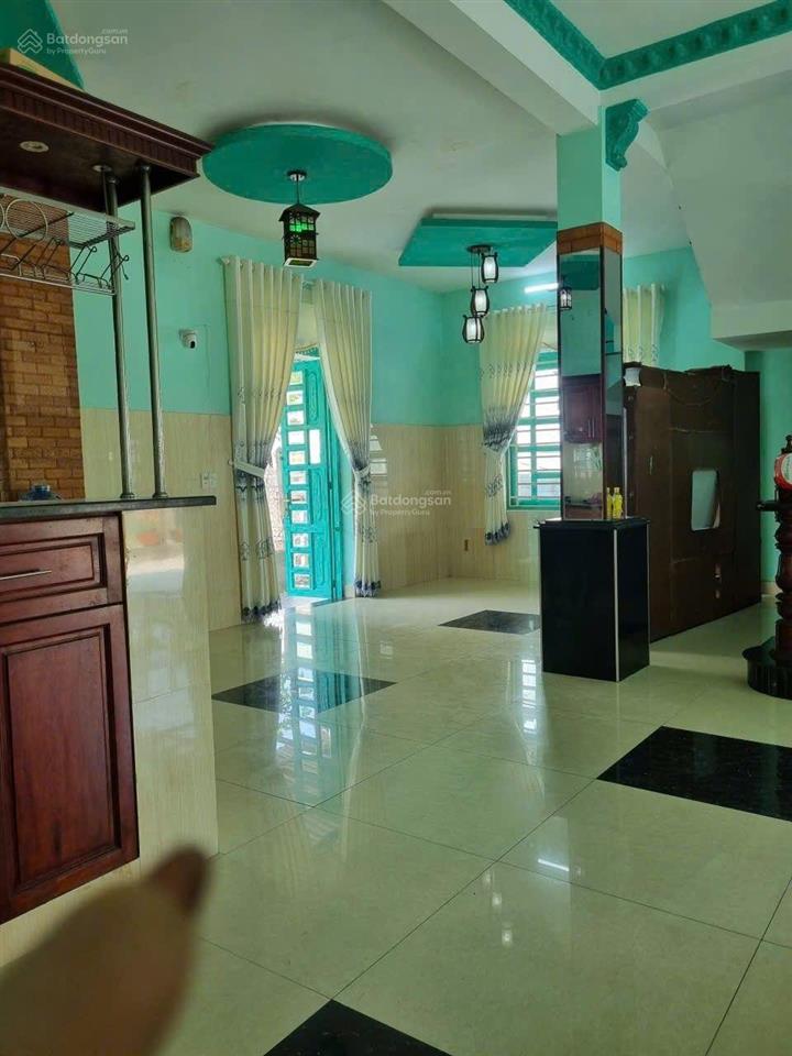 Bán 1 nhà biệt thự, 1 nhà cấp 4, và 10 ptrọ dt=24x51=1267m có 261m tcư, xã phan văn cội giá 9,8 tỷ