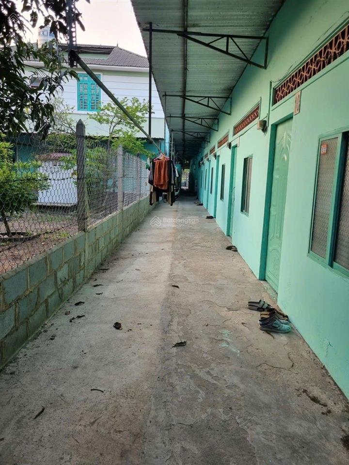 Bán 1 nhà biệt thự, 1 nhà cấp 4, và 10 ptrọ dt=24x51=1267m có 261m tcư, xã phan văn cội giá 9,8 tỷ