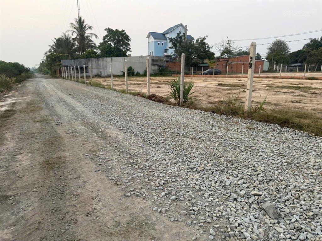 Bán đất xã an nhơn tây, dt=51x22=1140m2, có 90m2 thổ cư, gần đường tỉnh lộ 7, giá chỉ 4,6 tỷ