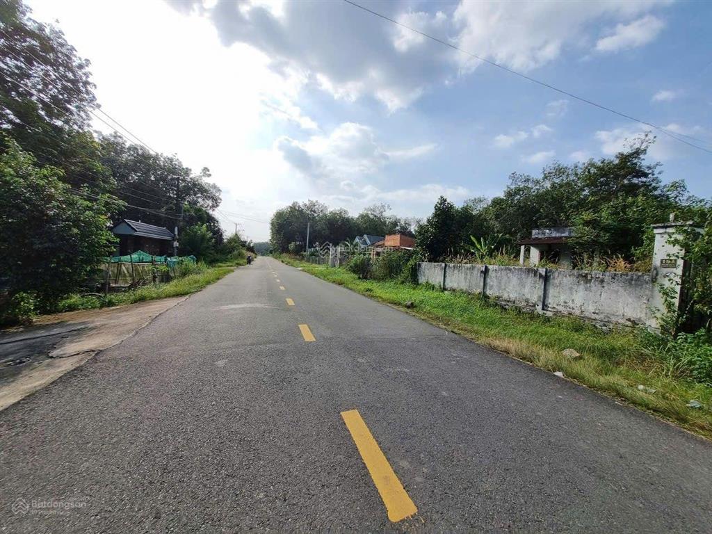 Bán đất mặt tiền bến đình, xã an nhơn tây dt 3.739m2 = 28.5m x 98m, có 500m2 tc, giá 16 tỷ