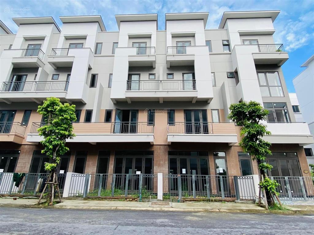 Chính chủ bán gấp căn shophouse 4 tầng dt 75m2 tại centa diamond vsip bắc ninh giá chỉ 5,x tỷ