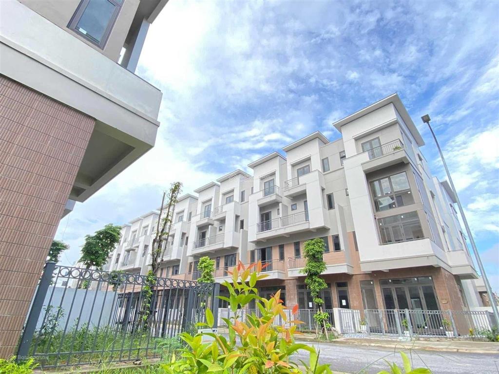 Chính chủ bán gấp căn shophouse 4 tầng giữa trung tâm kđt vsip bắc ninh ngay sát dân cư hiện hữu