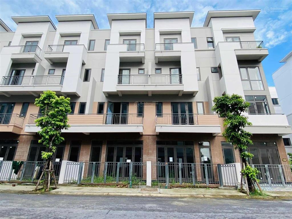 Chính chủ bán gấp căn shophouse 4 tầng giữa trung tâm kđt vsip bắc ninh ngay sát dân cư hiện hữu