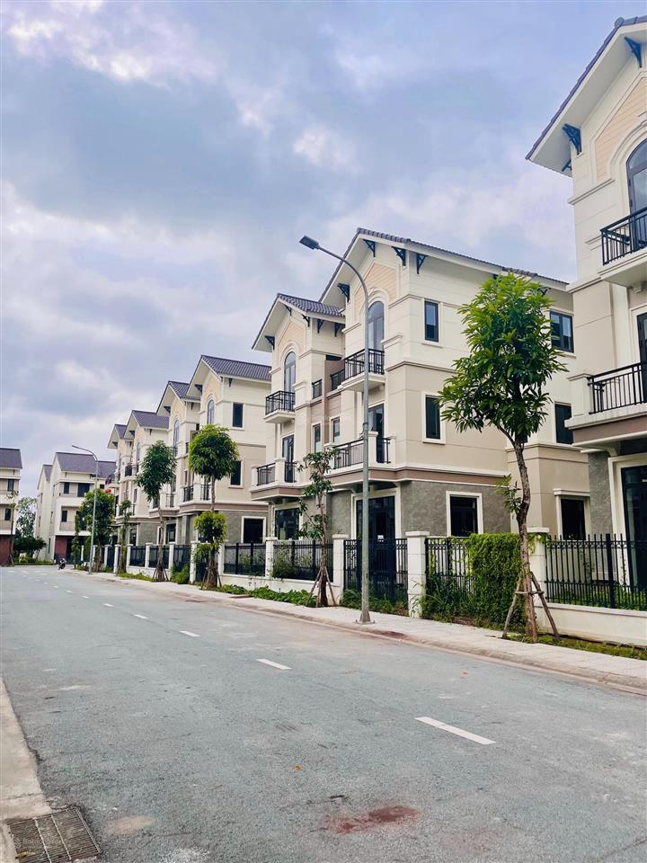 Chính chủ cần bán gấp căn góc bt song lập view vườn hoa kđt centa city vị trí đắc địa, giá 10, x tỷ