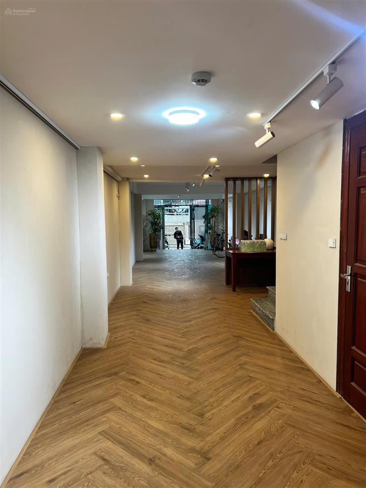Chính chủ cho thuê mặt bằng 120m2 tại âu cơ, tây hồ