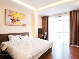 Căn hộ 1 ngủ view đẹp, ban công tại 225 âu cơ, quảng an, hồ tây