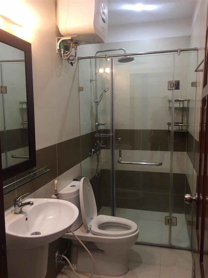 Căn hộ 2 phòng ngủ lạc long quân gần hồ tây giá 7.2tr