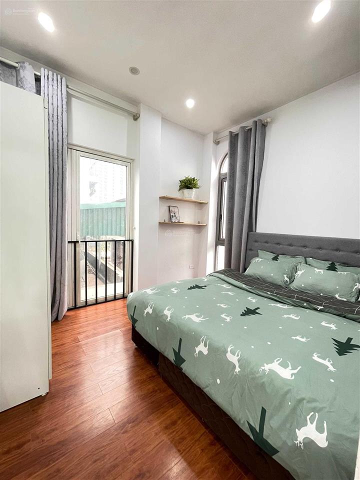 Chính chủ cho thuê căn hộ 2 phòng ngủ 1 khách tại 228 âu cơ, hồ tây