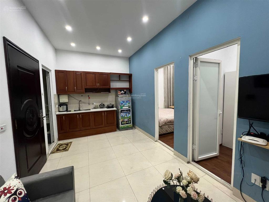 Chính chủ cho thuê căn hộ 2 phòng ngủ 1 khách tại 228 âu cơ, hồ tây
