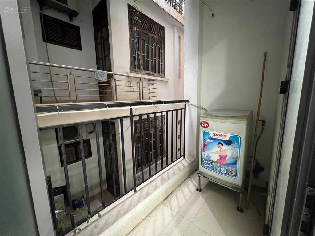 Chính chủ cho thuê căn hộ 2 phòng ngủ 1 khách tại 228 âu cơ, hồ tây