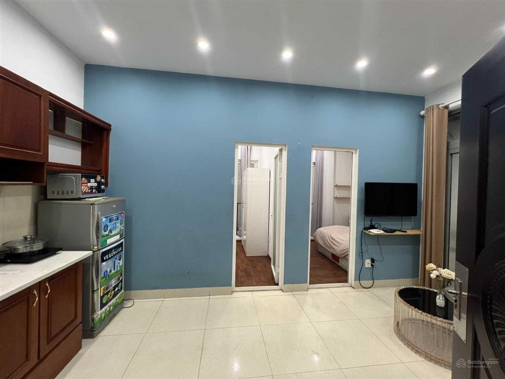 Chính chủ cho thuê căn hộ 2 phòng ngủ 1 khách tại 228 âu cơ, hồ tây