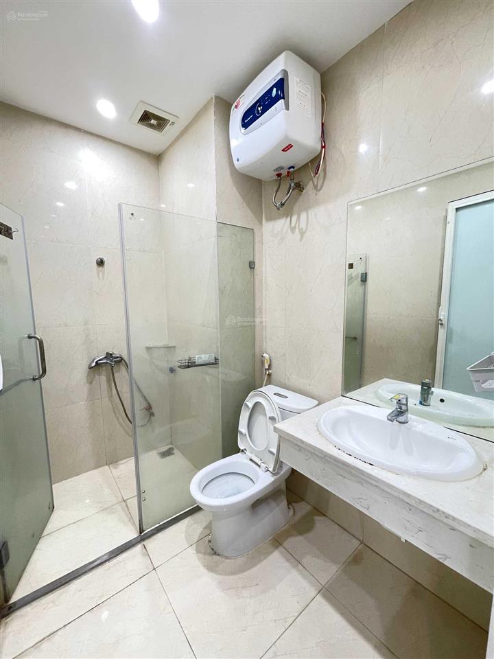 Chính chủ cho thuê căn hộ 2 phòng ngủ 1 khách tại 228 âu cơ, hồ tây
