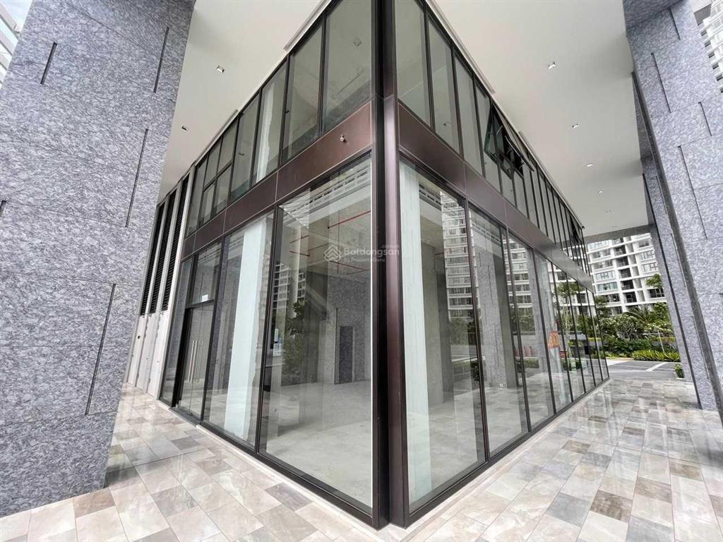Hoàng villa  chuyên cho thuê mặt bằng phú mỹ hưng, nguyễn văn linh, nguyễn đức cảnh, phạm văn nghị